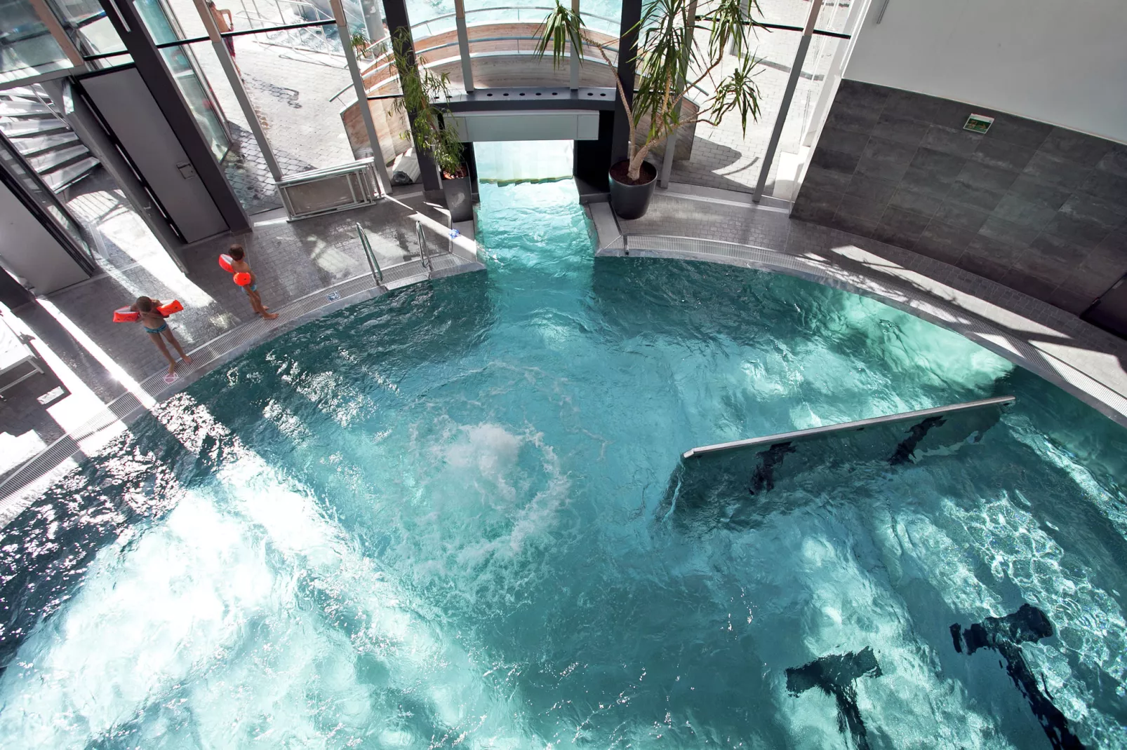 Chalets im Wald-Pool
