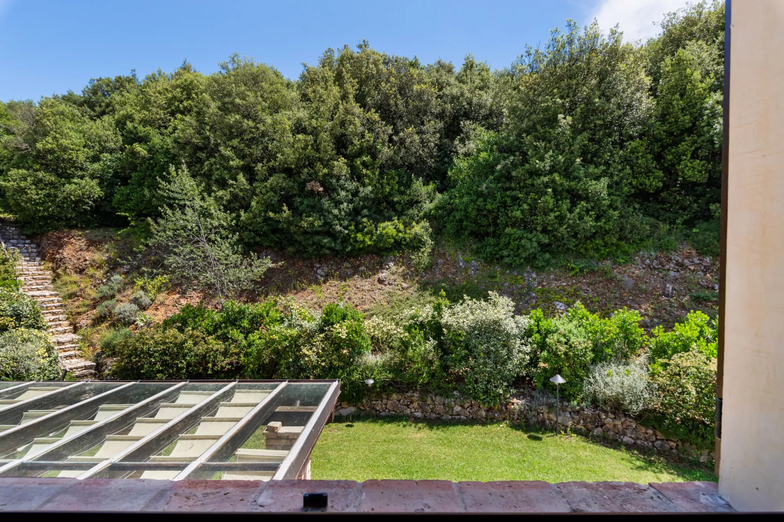 La Farnia-Gardens summer