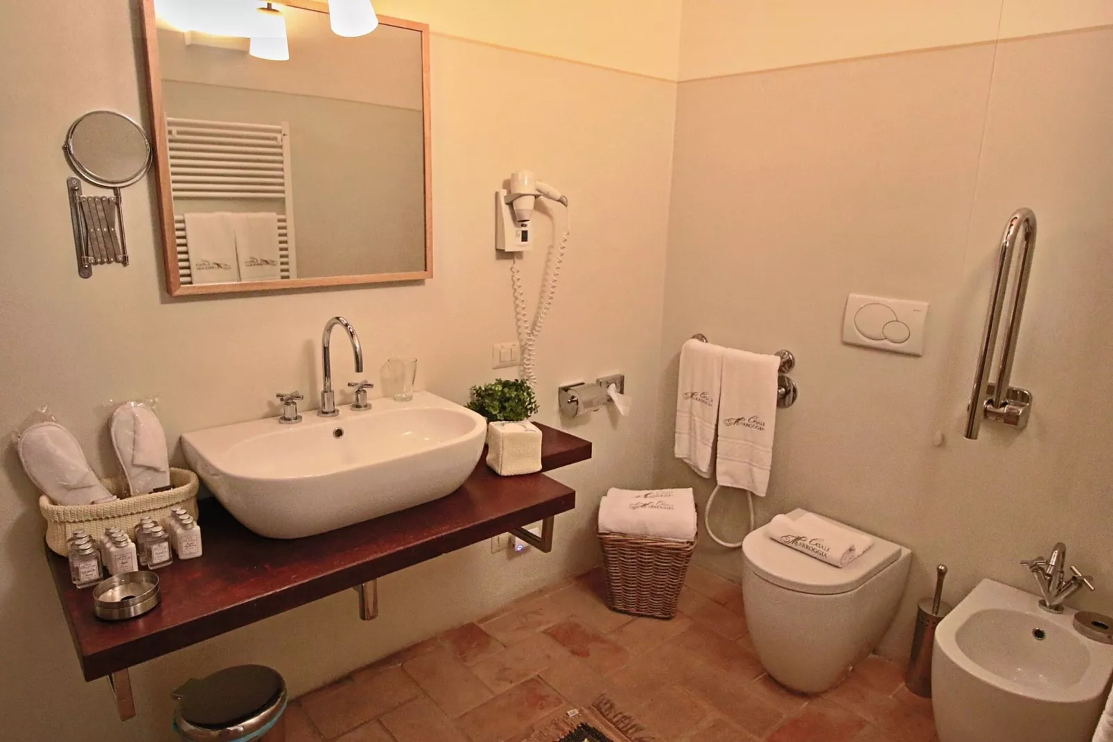 La Cantina-Bathroom
