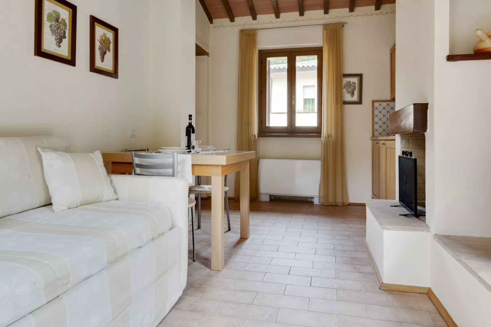 Bilocale-Living room