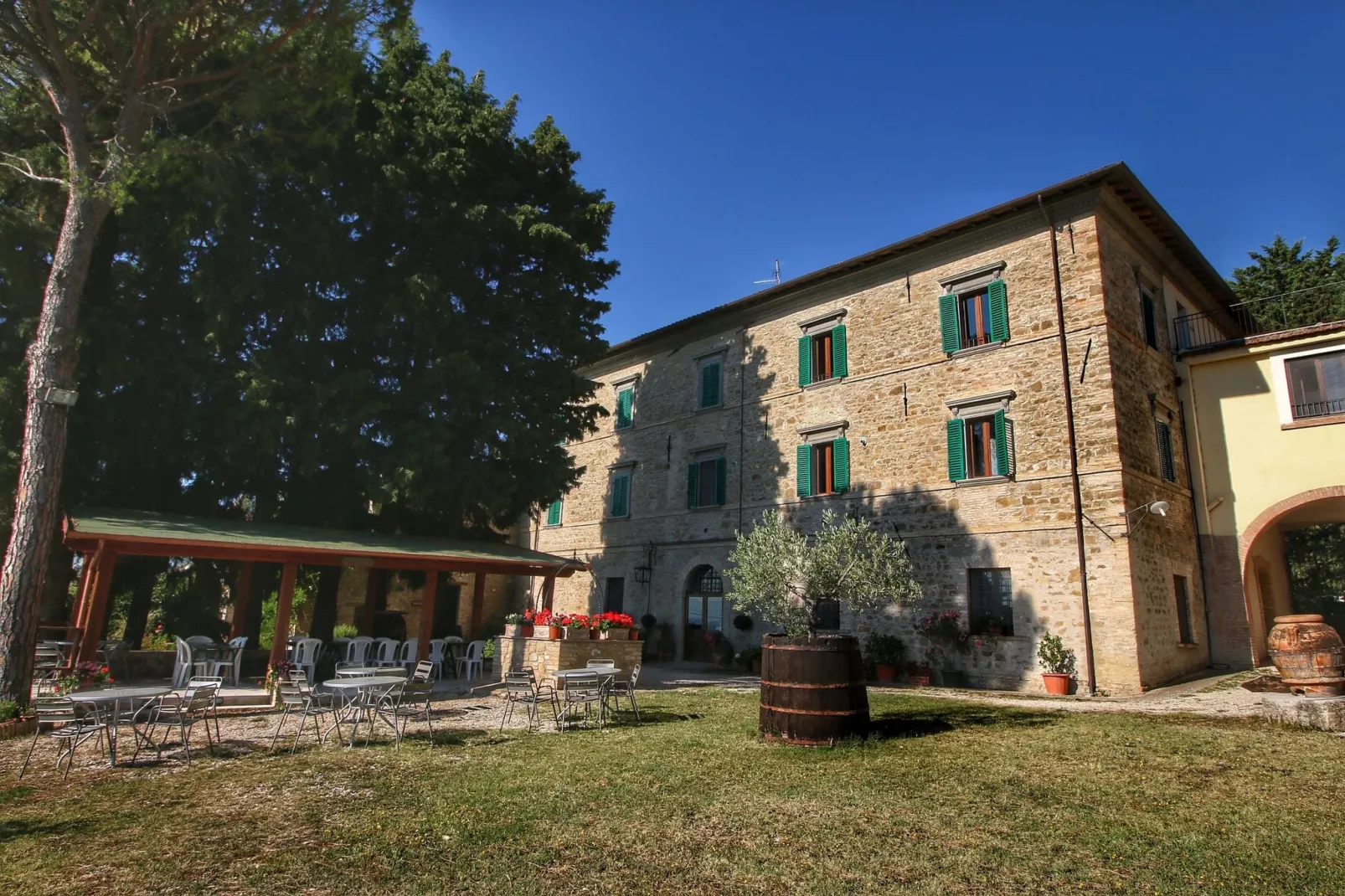Gualdo Cattaneo Piccolo-Exterior summer