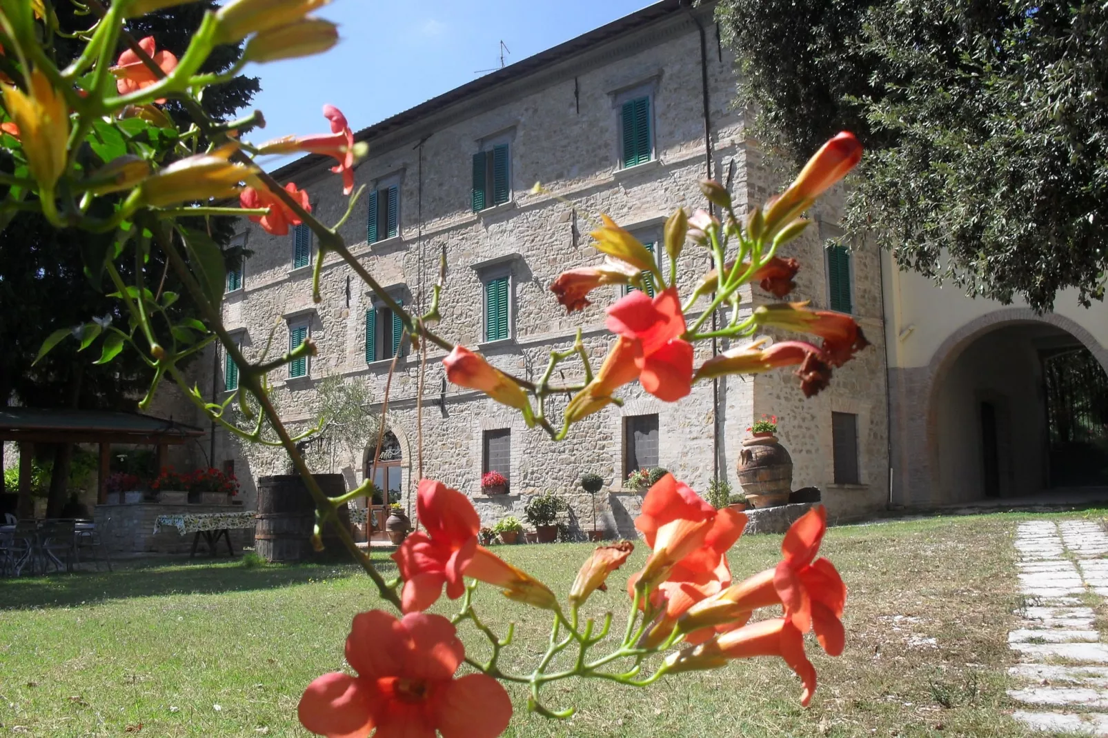 Gualdo Cattaneo Piccolo-Exterior summer