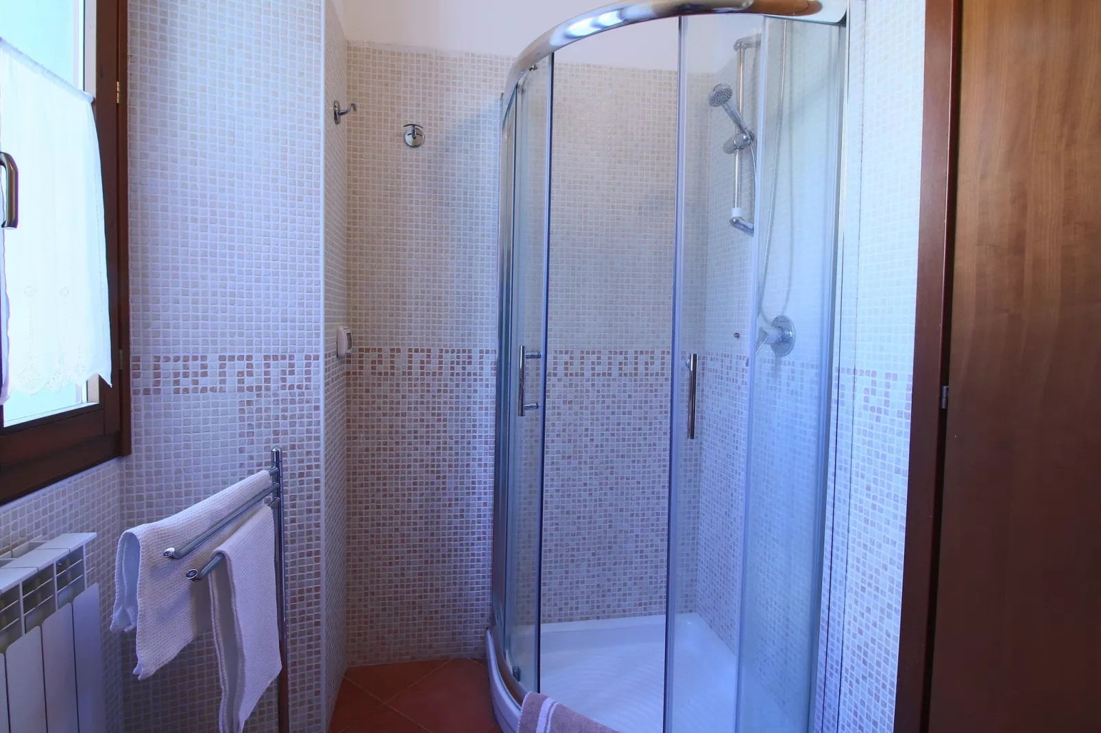 Gualdo Cattaneo Piccolo-Bathroom