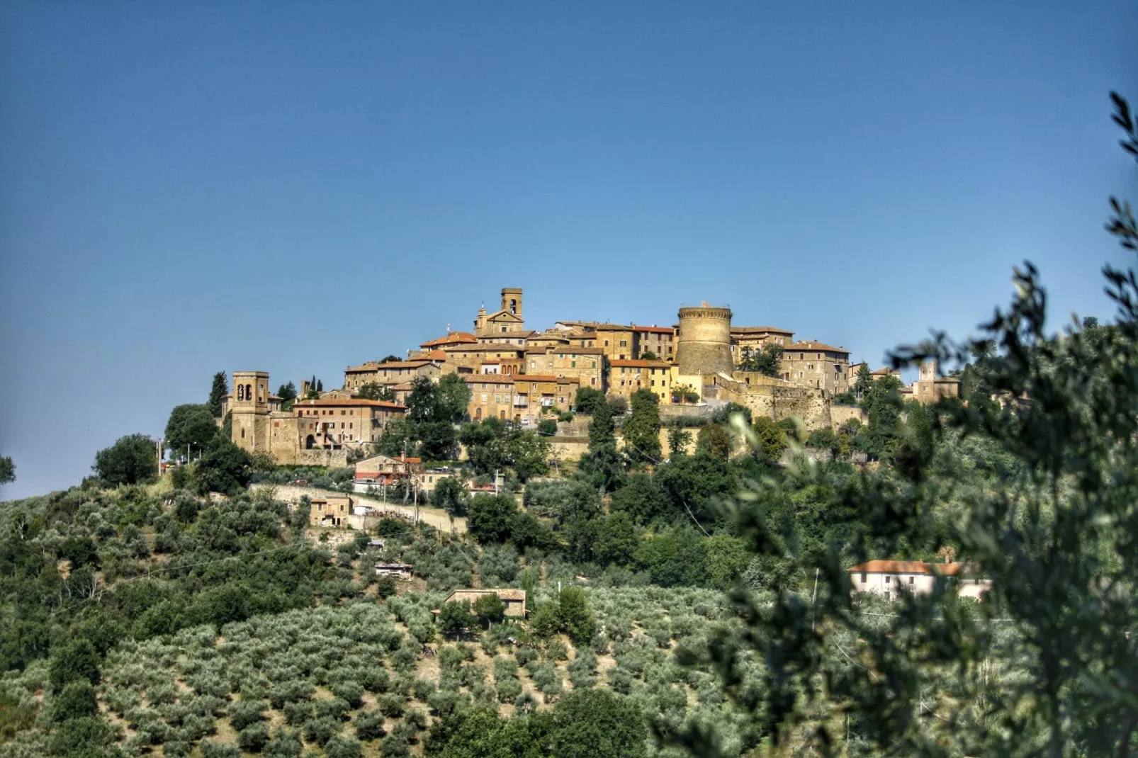 Gualdo Cattaneo Piccolo-Areas summer 1km