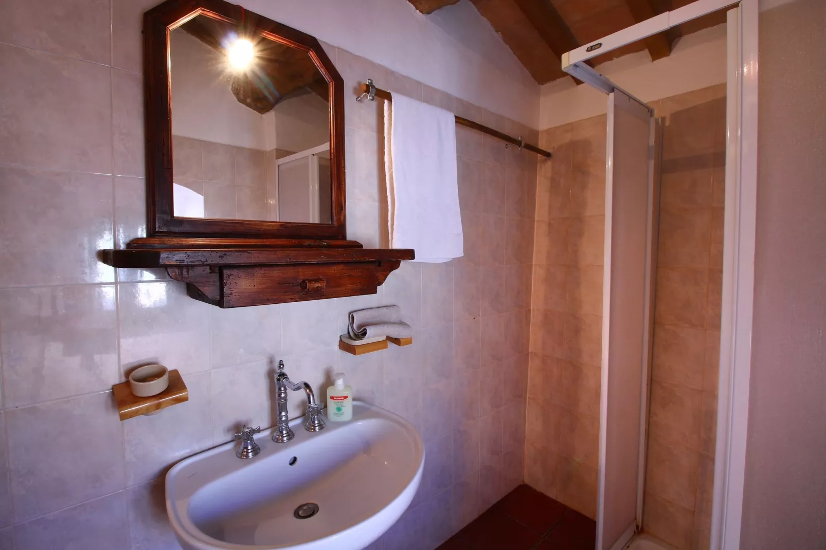 Torre Belvedere-Bathroom