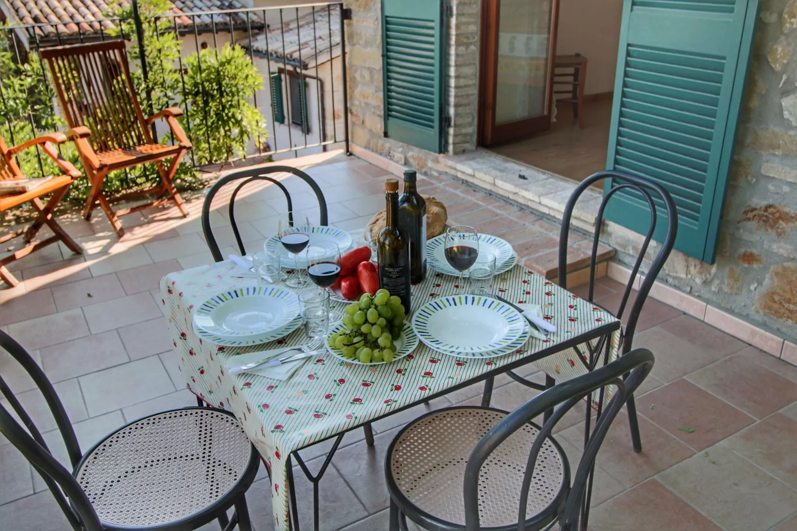 Glicine-Terrace balcony