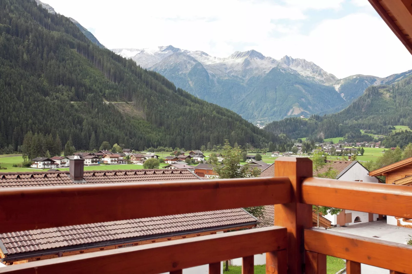 Chalets im Wald-Terrace balcony