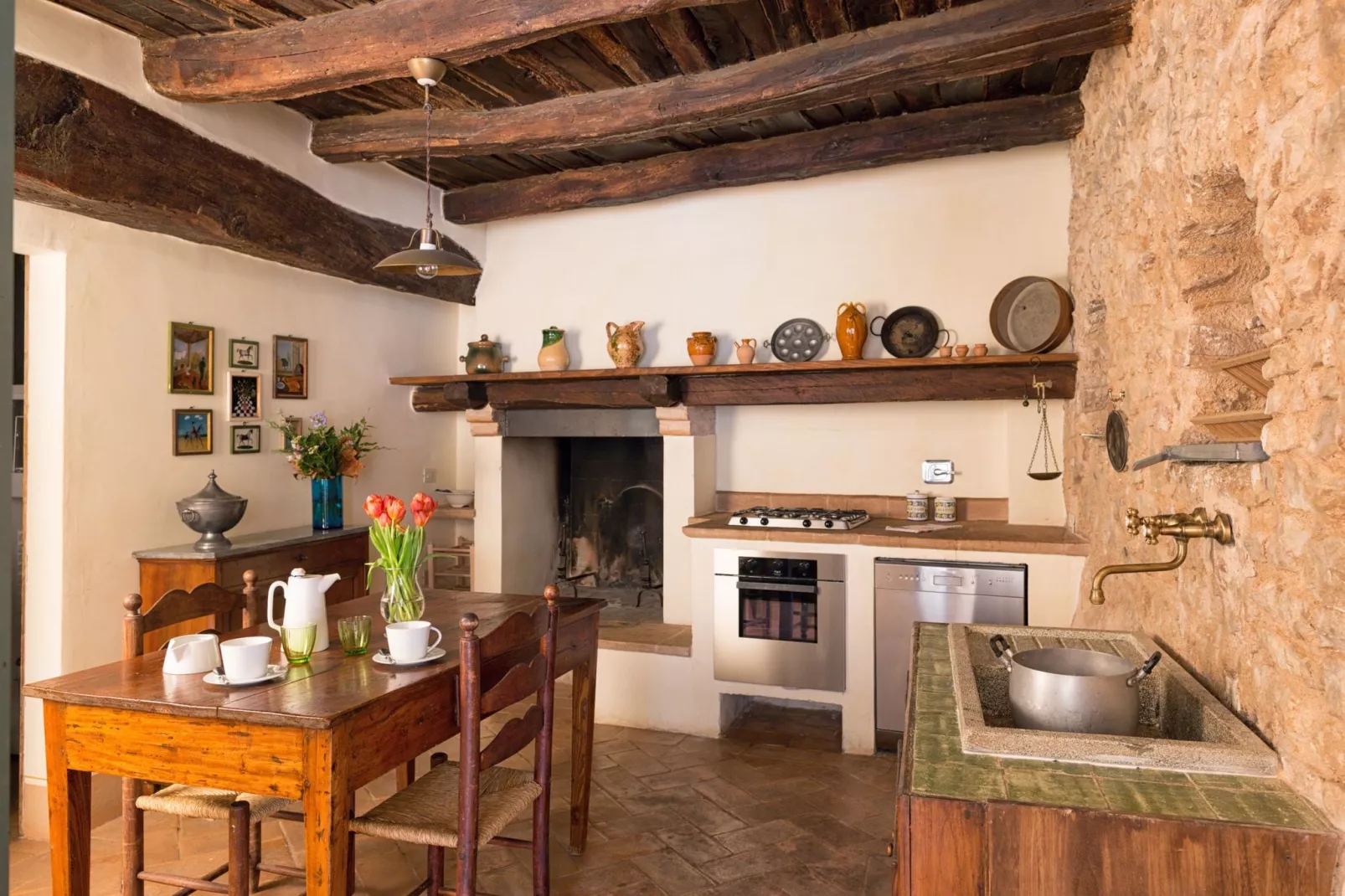 Colombaia-Kitchen