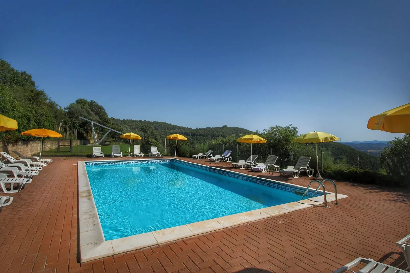 Due Laghi-Pool