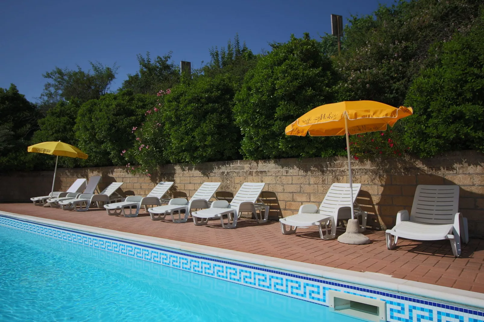 Due Laghi-Pool