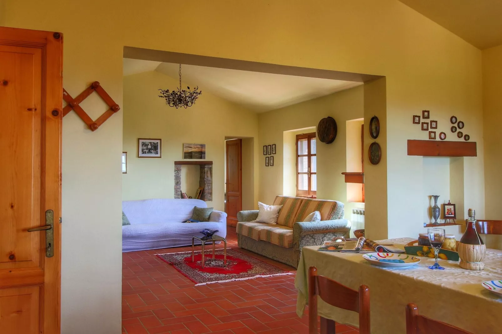Due Laghi-Living room