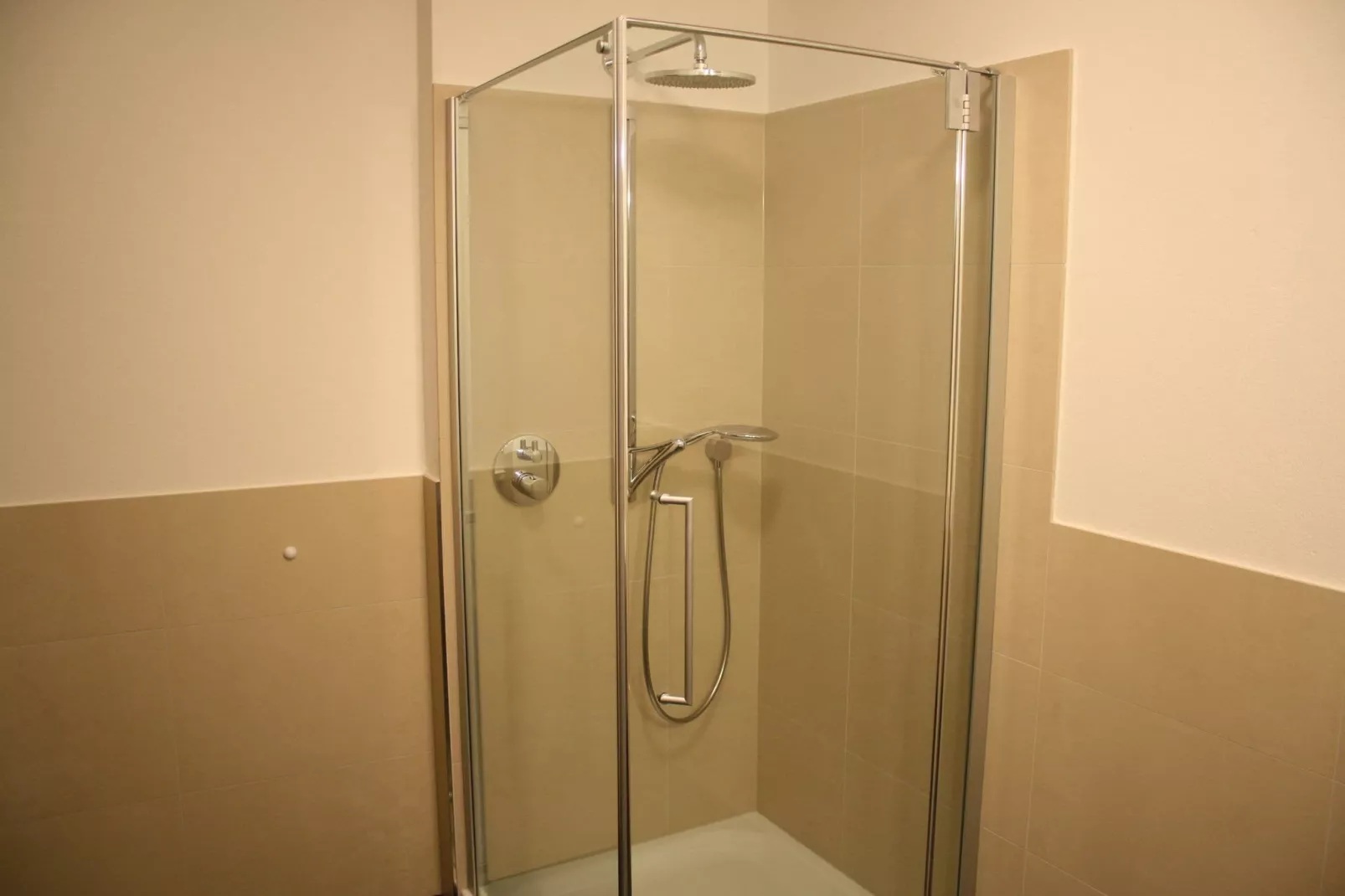Apartment Residenz Drei Berge-Bathroom