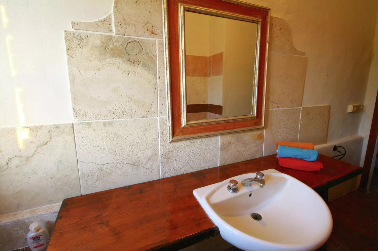 Nespolo Due-Bathroom
