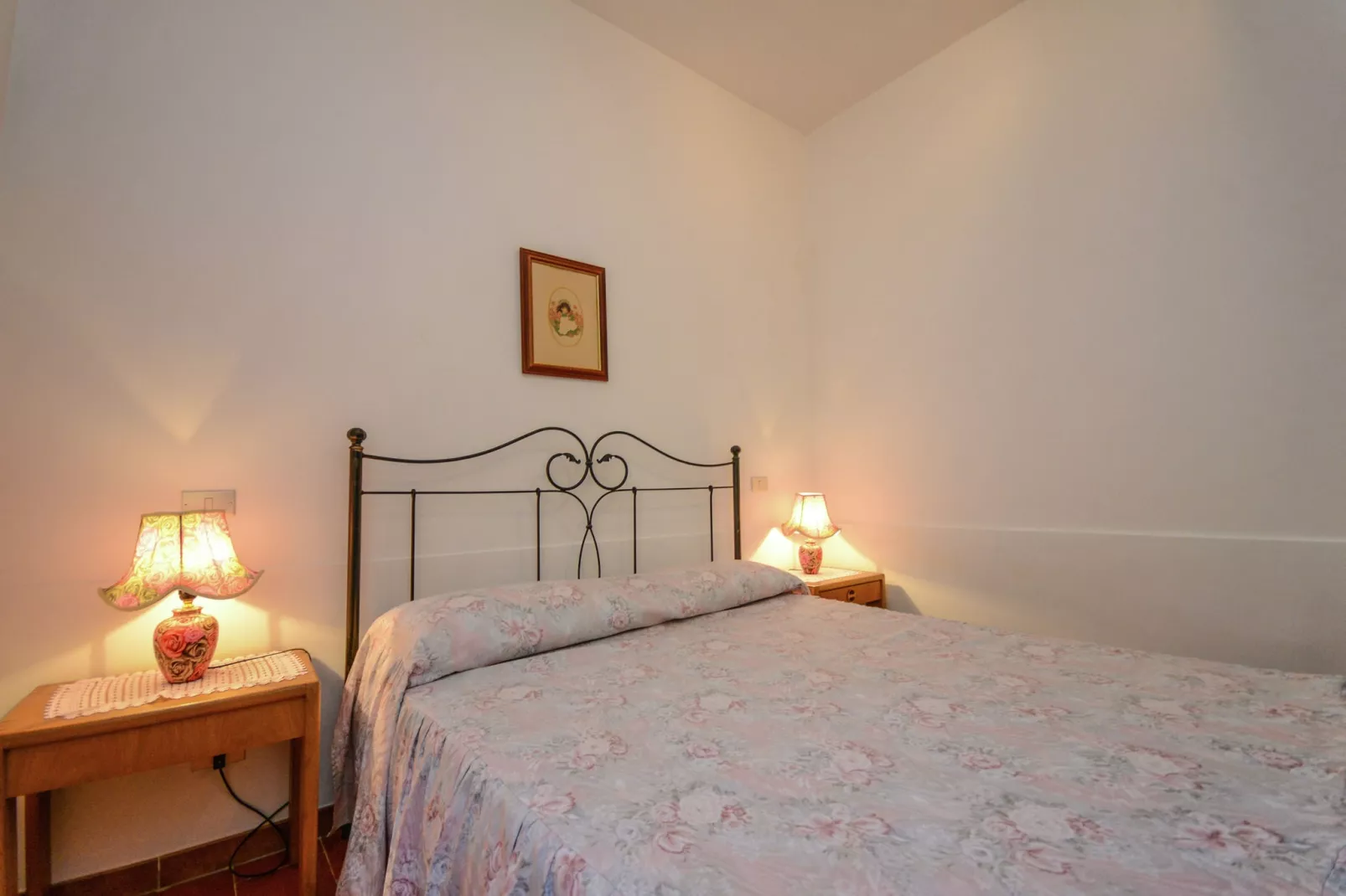Casa Fiori - I Geranei-Bedroom