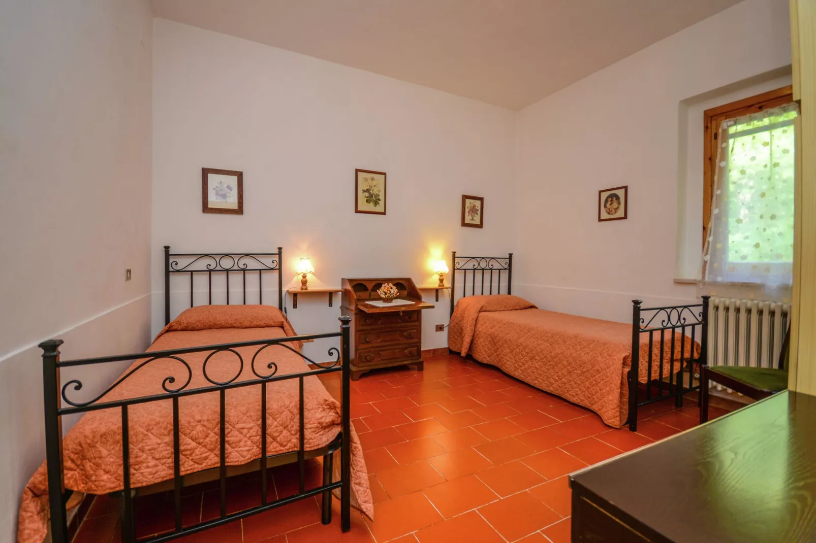 Casa Fiori - I Geranei-Bedroom
