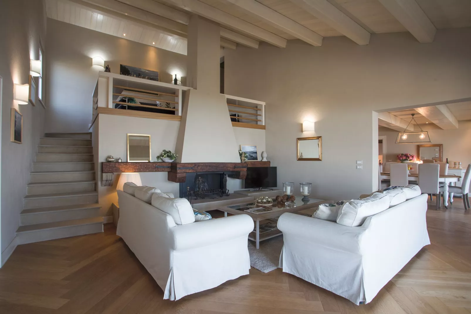 Bianca Luna-Living room