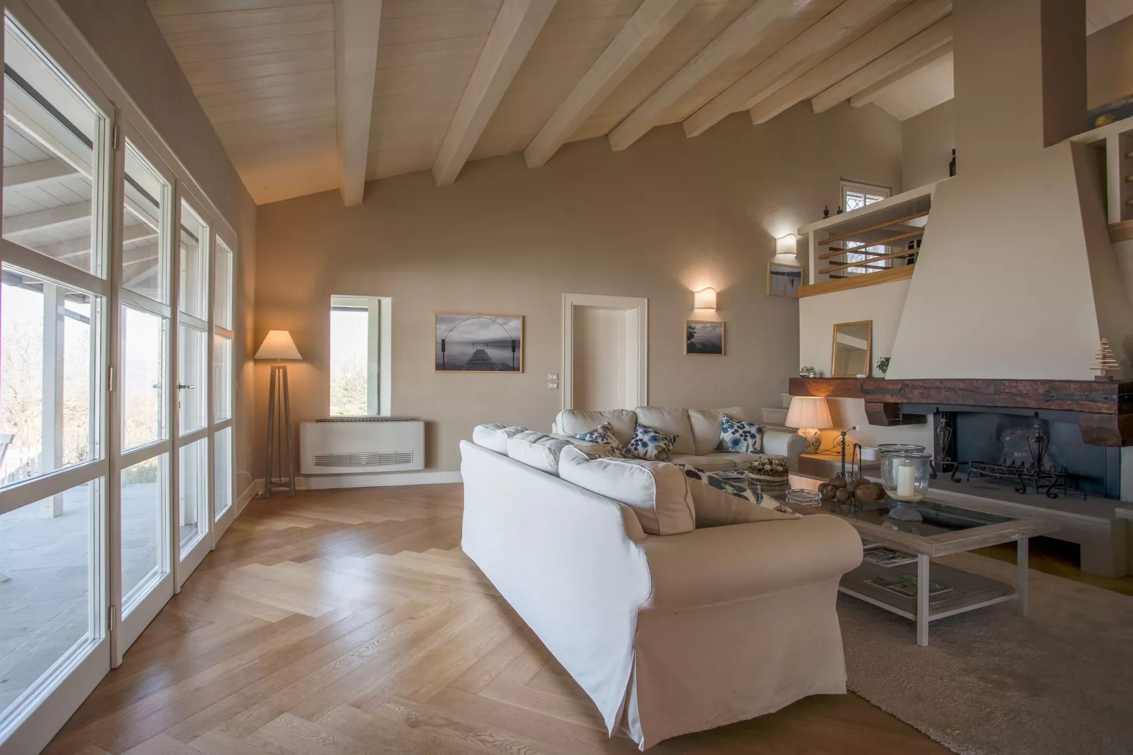 Bianca Luna-Living room