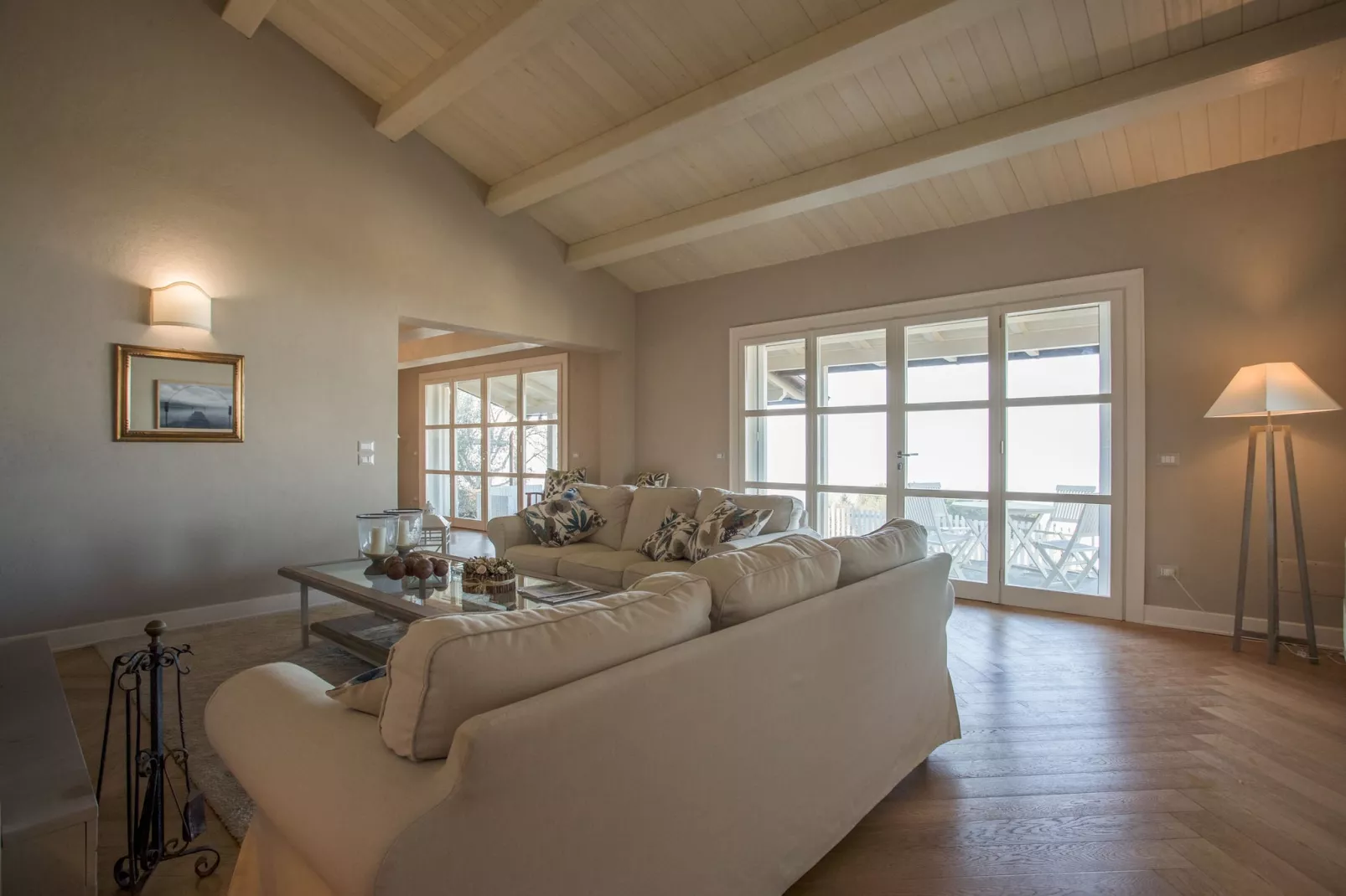 Bianca Luna-Living room