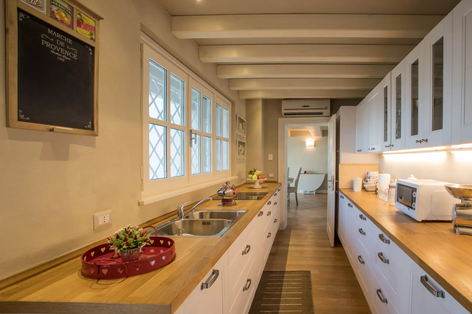 Bianca Luna-Kitchen
