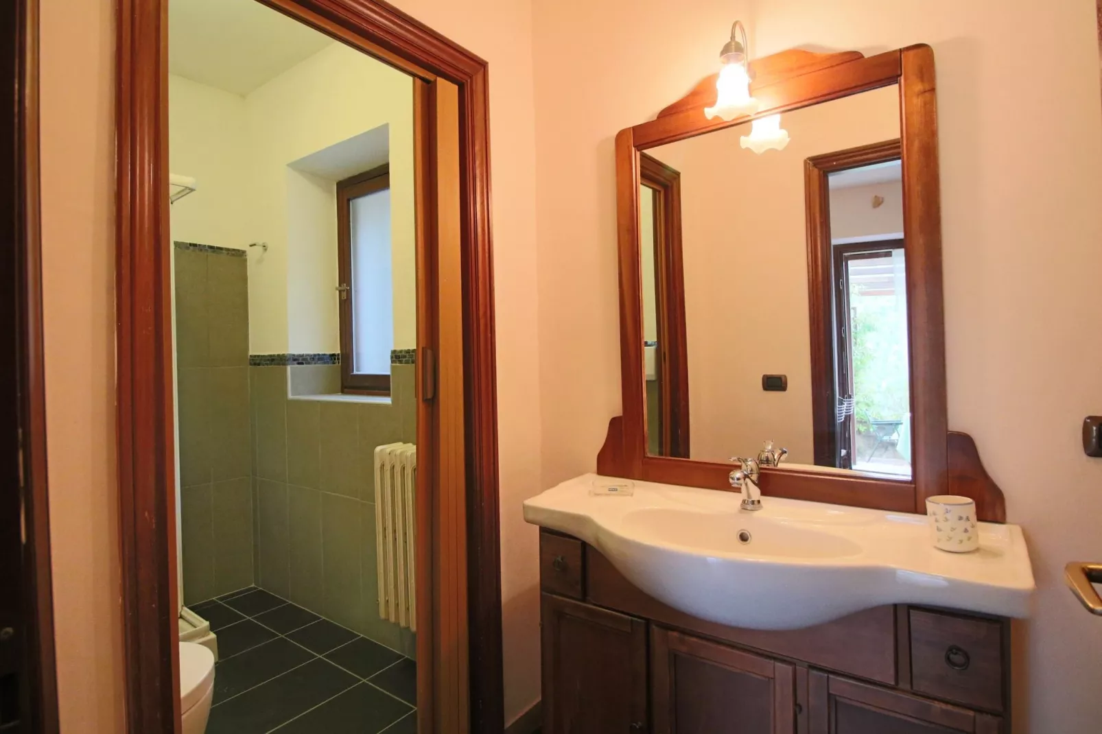 Molinella-Bathroom
