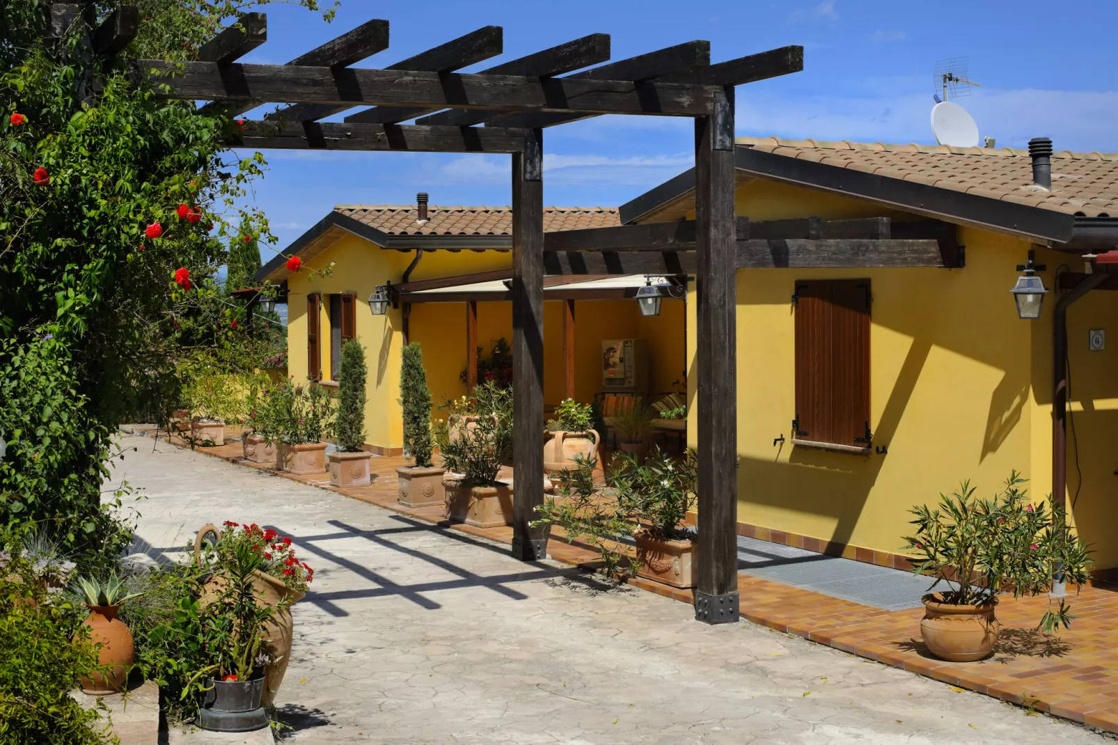 Molinella Otto-Exterior summer