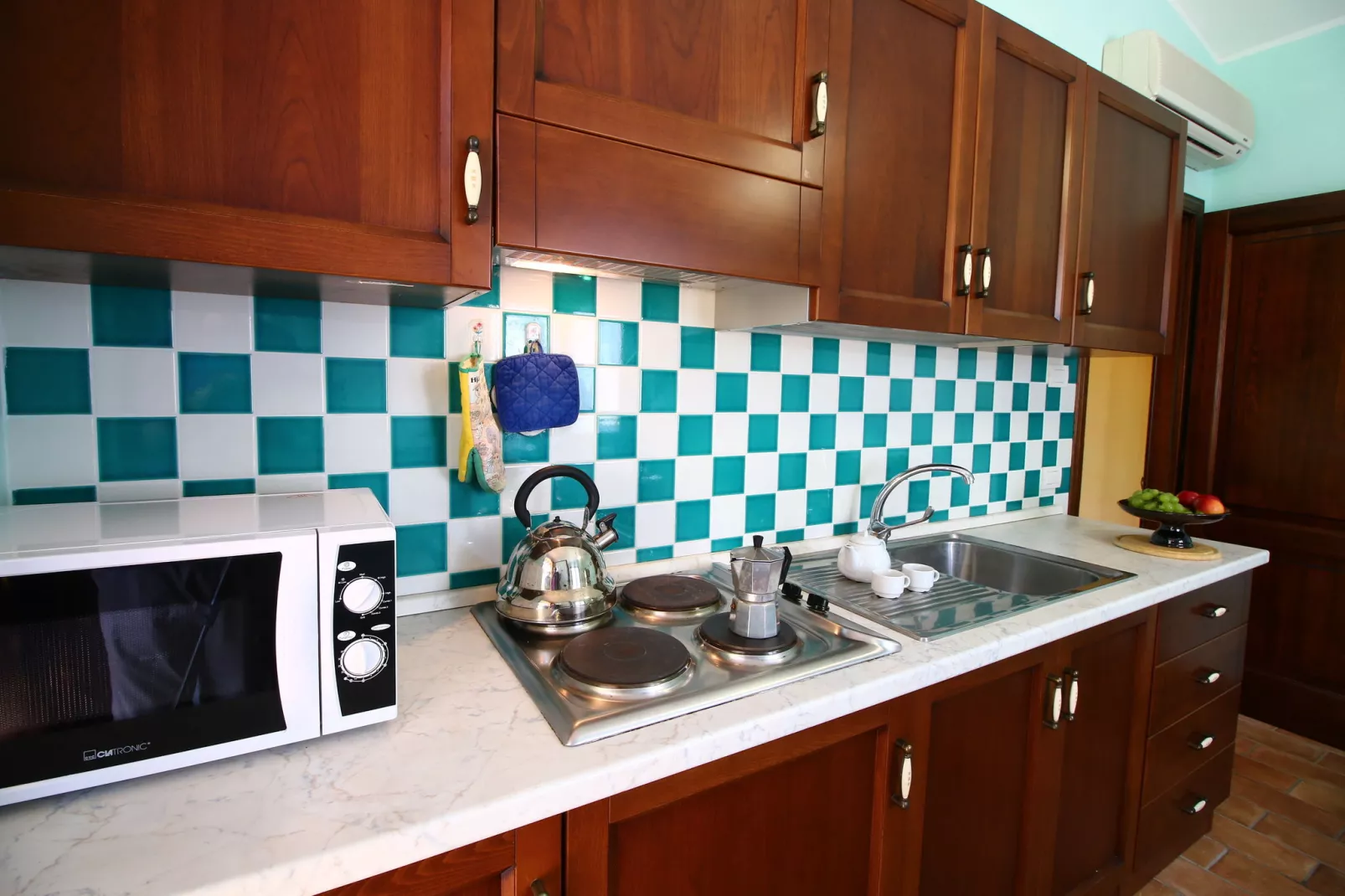 Molinella Otto-Kitchen