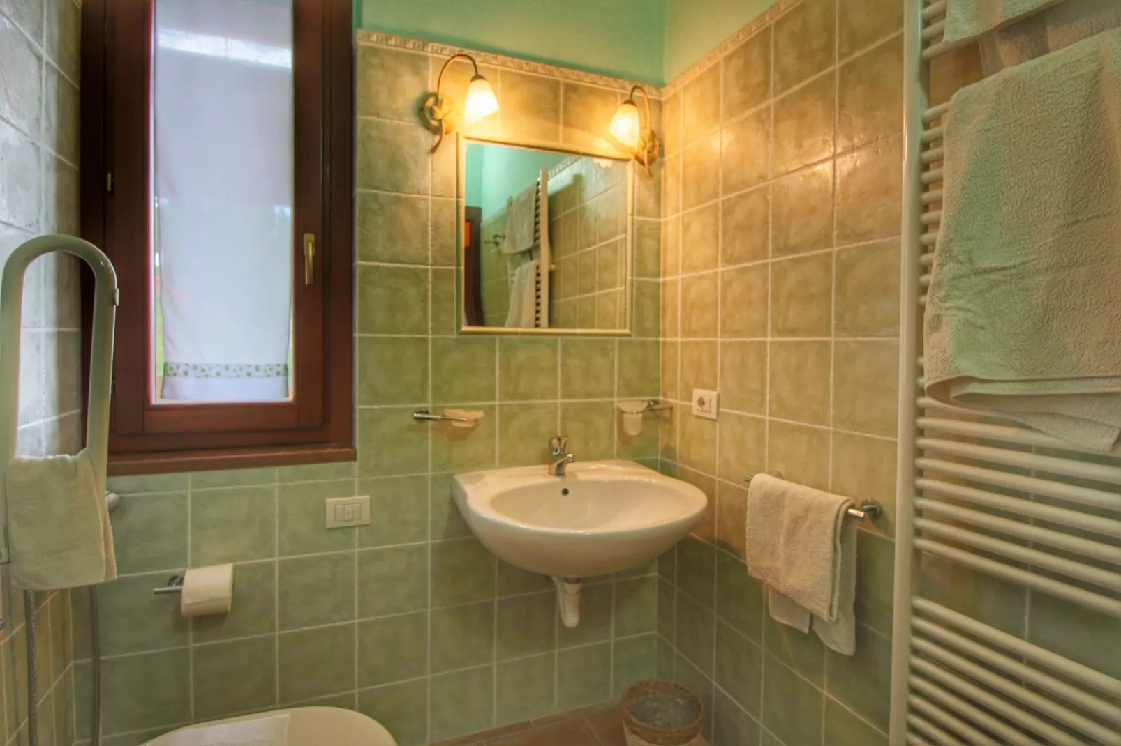 Molinella Otto-Bathroom