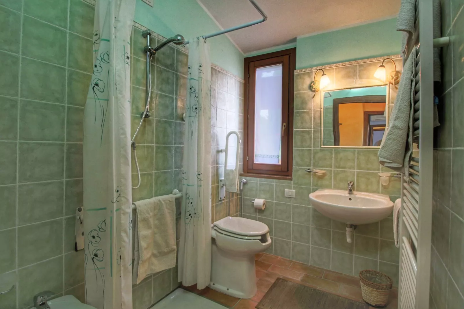 Molinella Otto-Bathroom