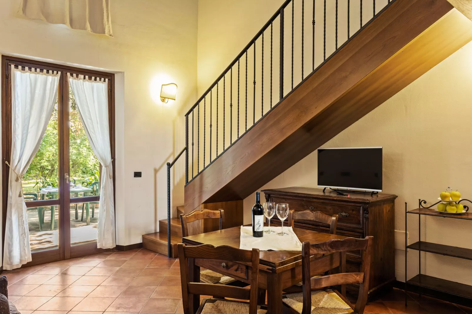 Montecorneo Bilocale con soppalco-Dining room