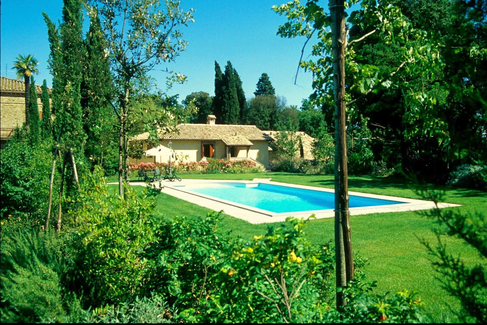 Montecorneo Monolocale-Pool