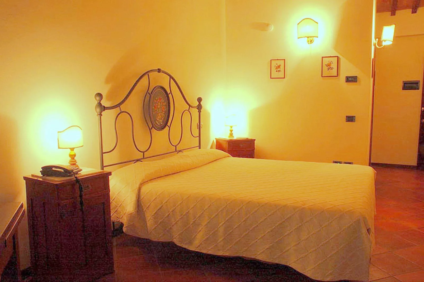 Montecorneo Monolocale-Bedroom