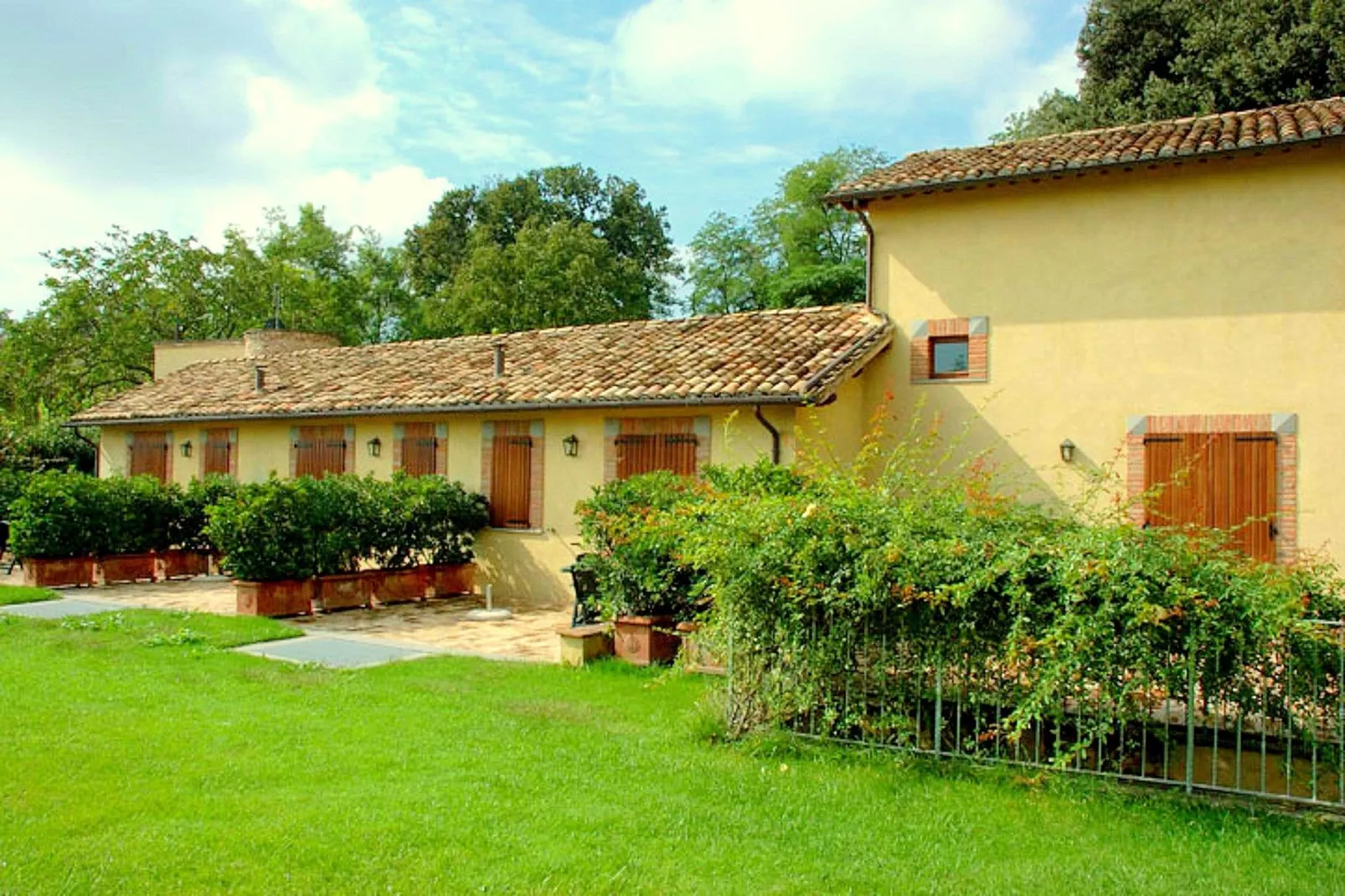 Montecorneo Monolocale-Exterior summer