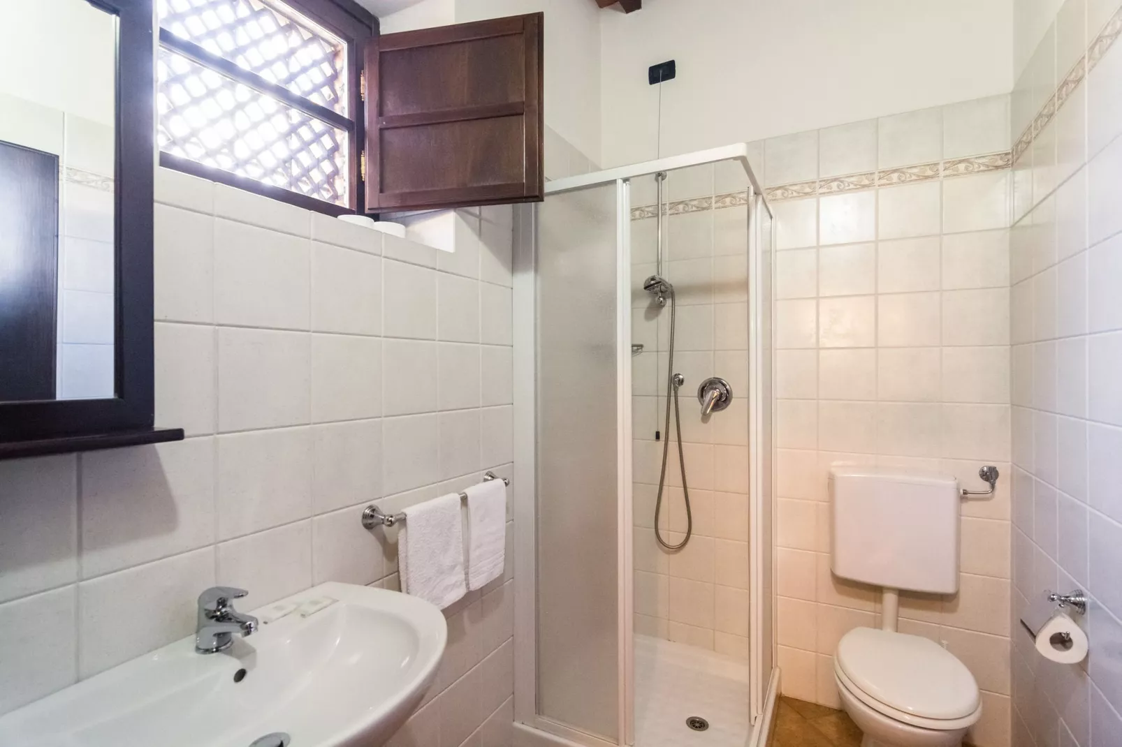 Olivo-Bathroom