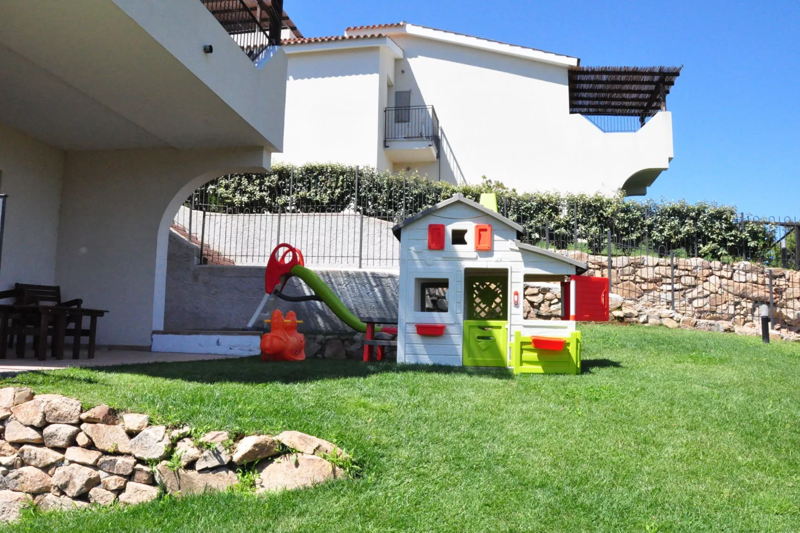 Ea Bianca Trilo-Facilities