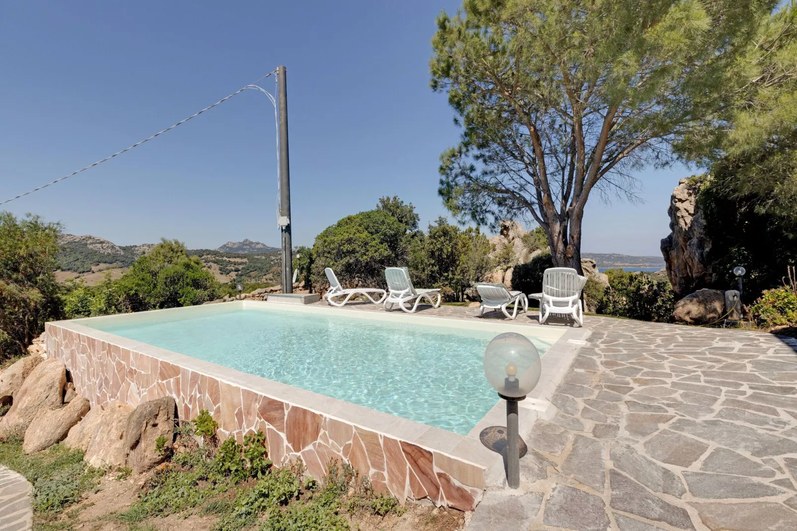 LA LICCIOLA-Pool