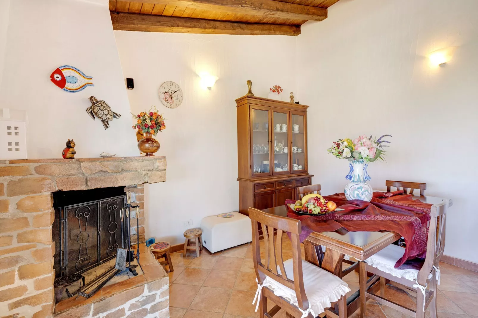 LA LICCIOLA-Dining room