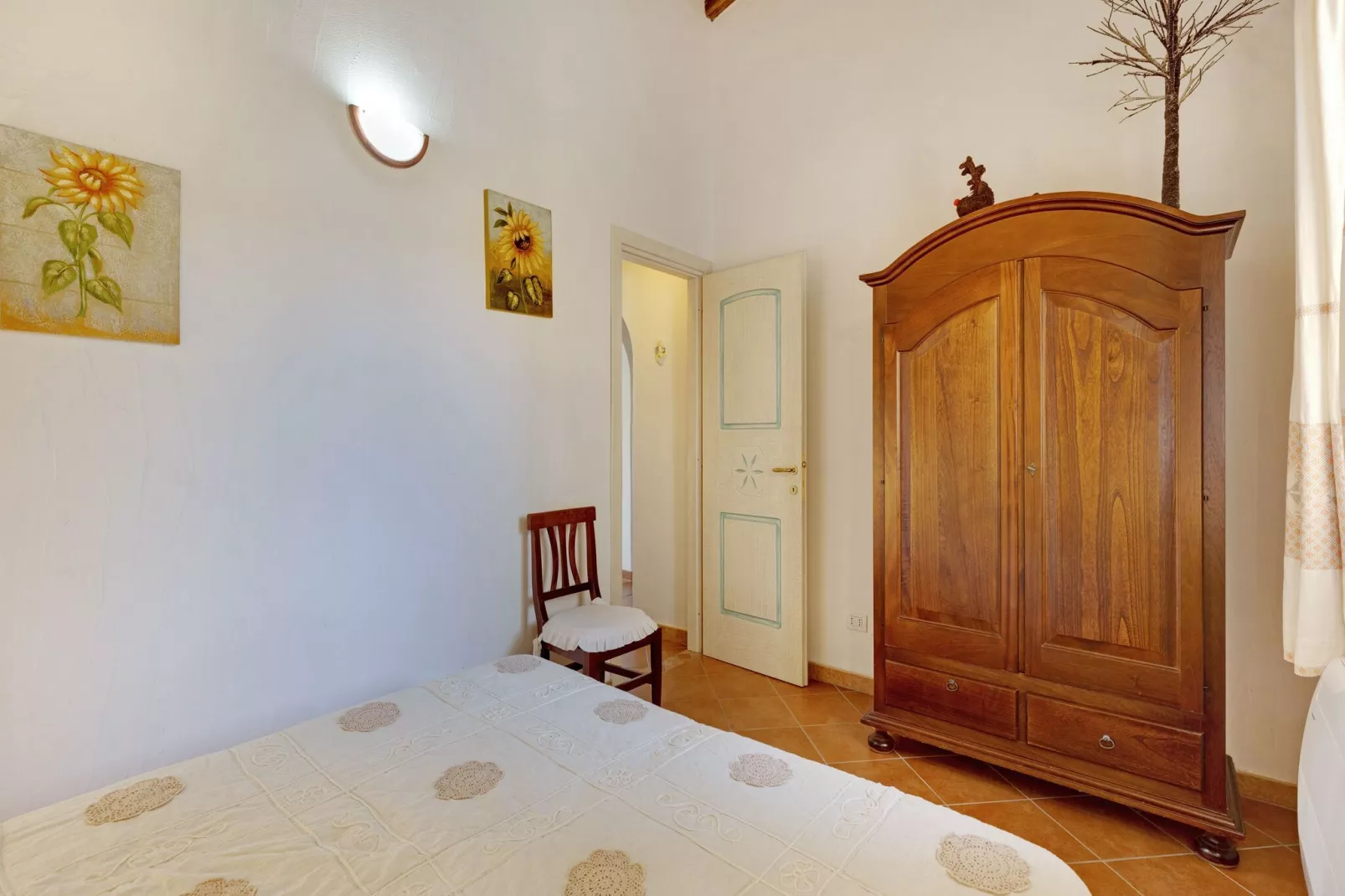 LA LICCIOLA-Bedroom