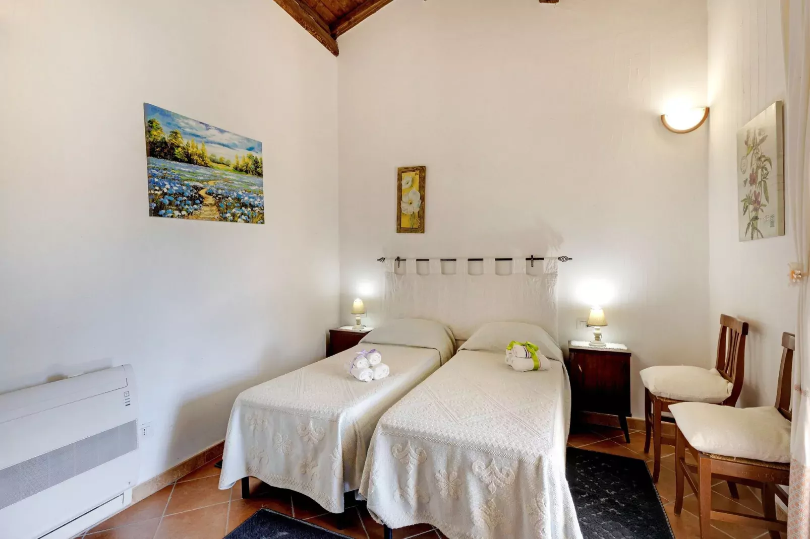 LA LICCIOLA-Bedroom