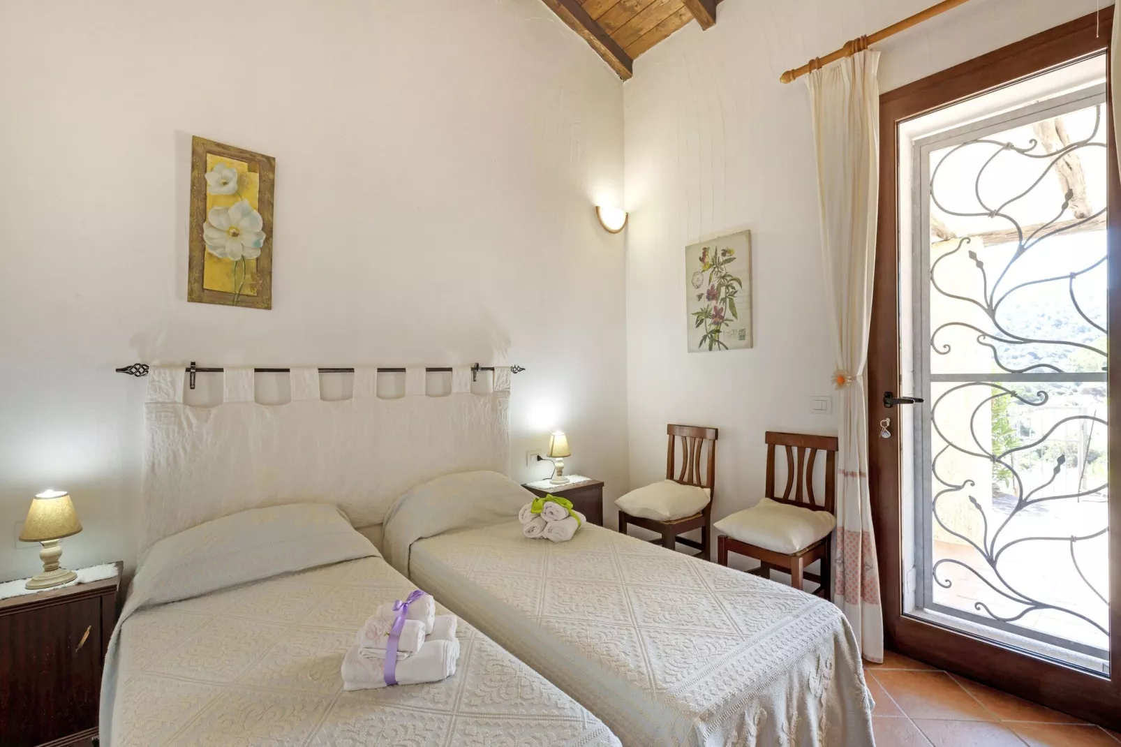 LA LICCIOLA-Bedroom
