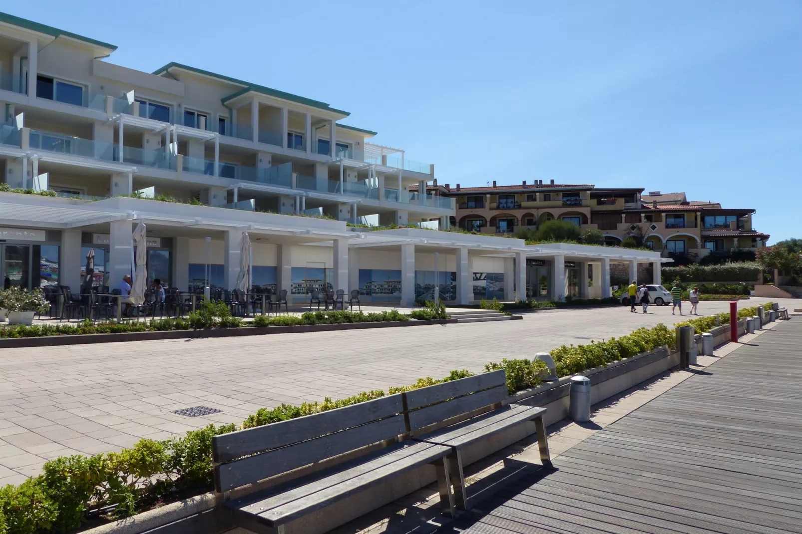 On the Waterfront-Exterior summer