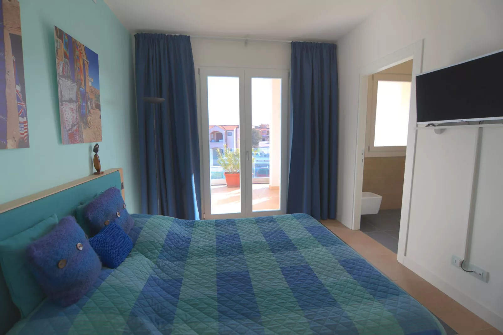 On the Waterfront-Bedroom