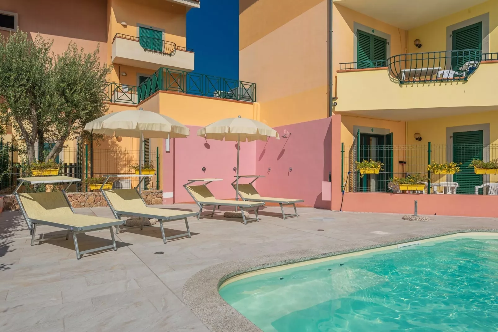 Mirti Bianchi Bilo-Pool