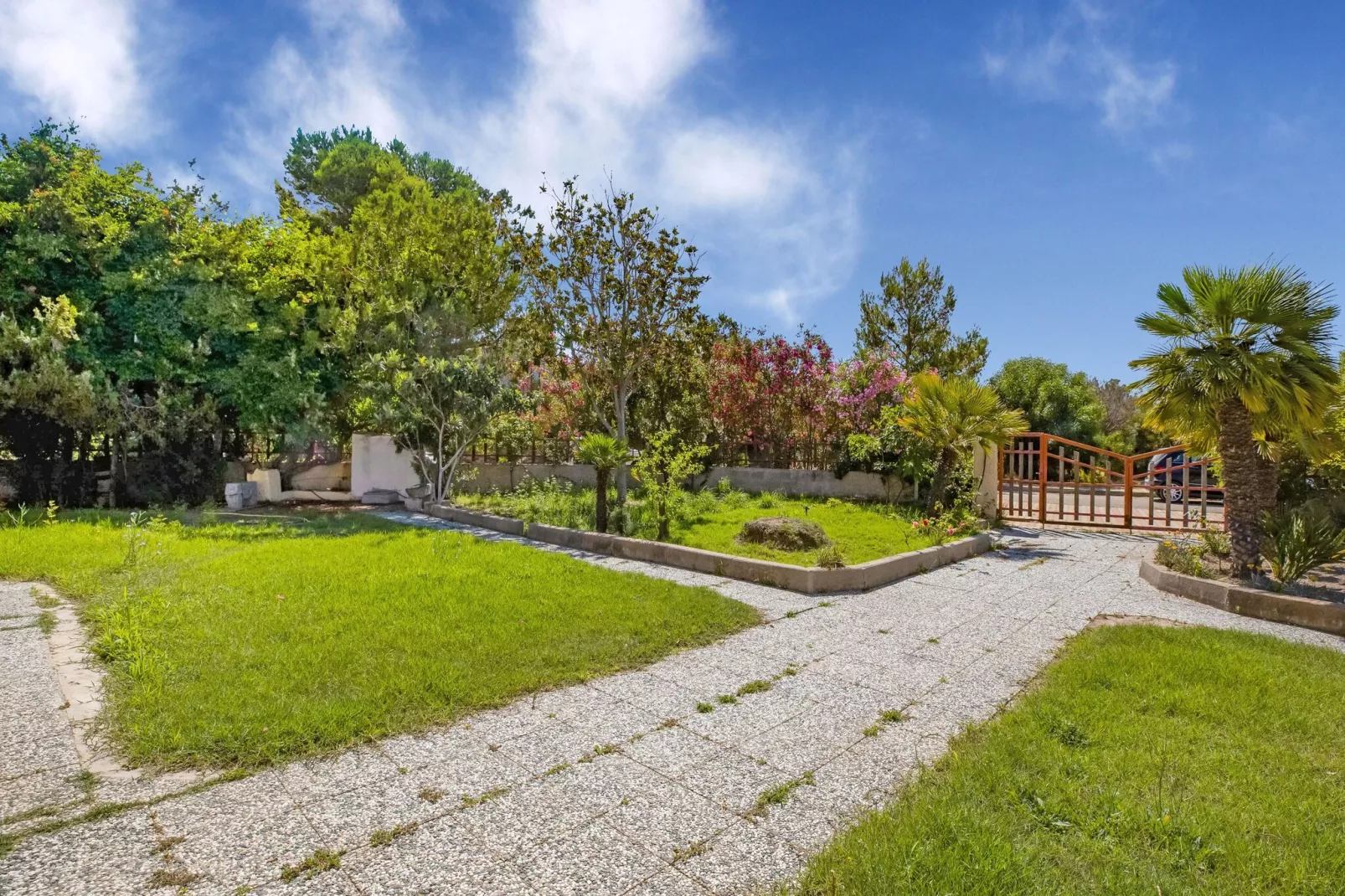 PALMA'S VILLA-Gardens summer