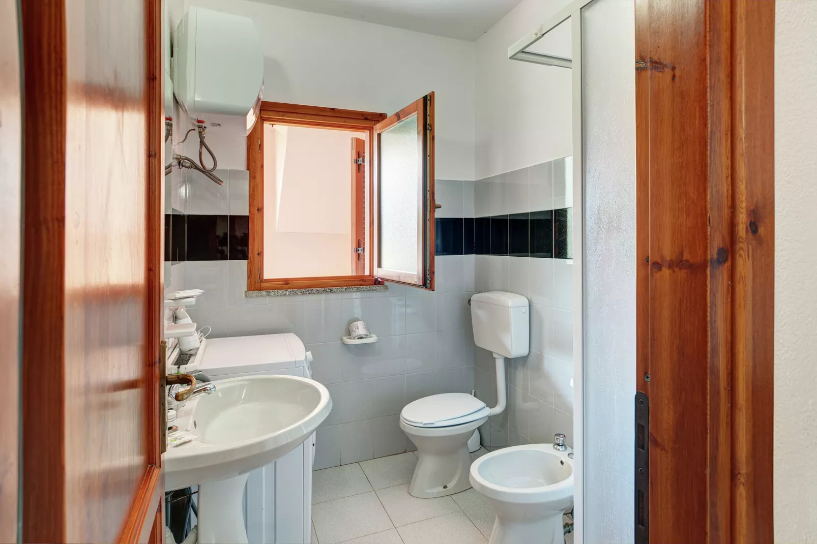 Gallura Trilo-Bathroom