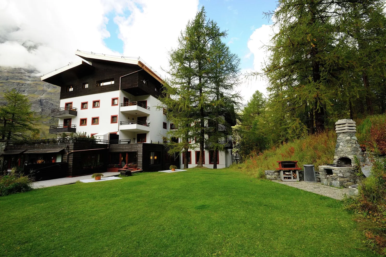 Residenza Cervinia Bilo Piano Cinque-Exterior summer