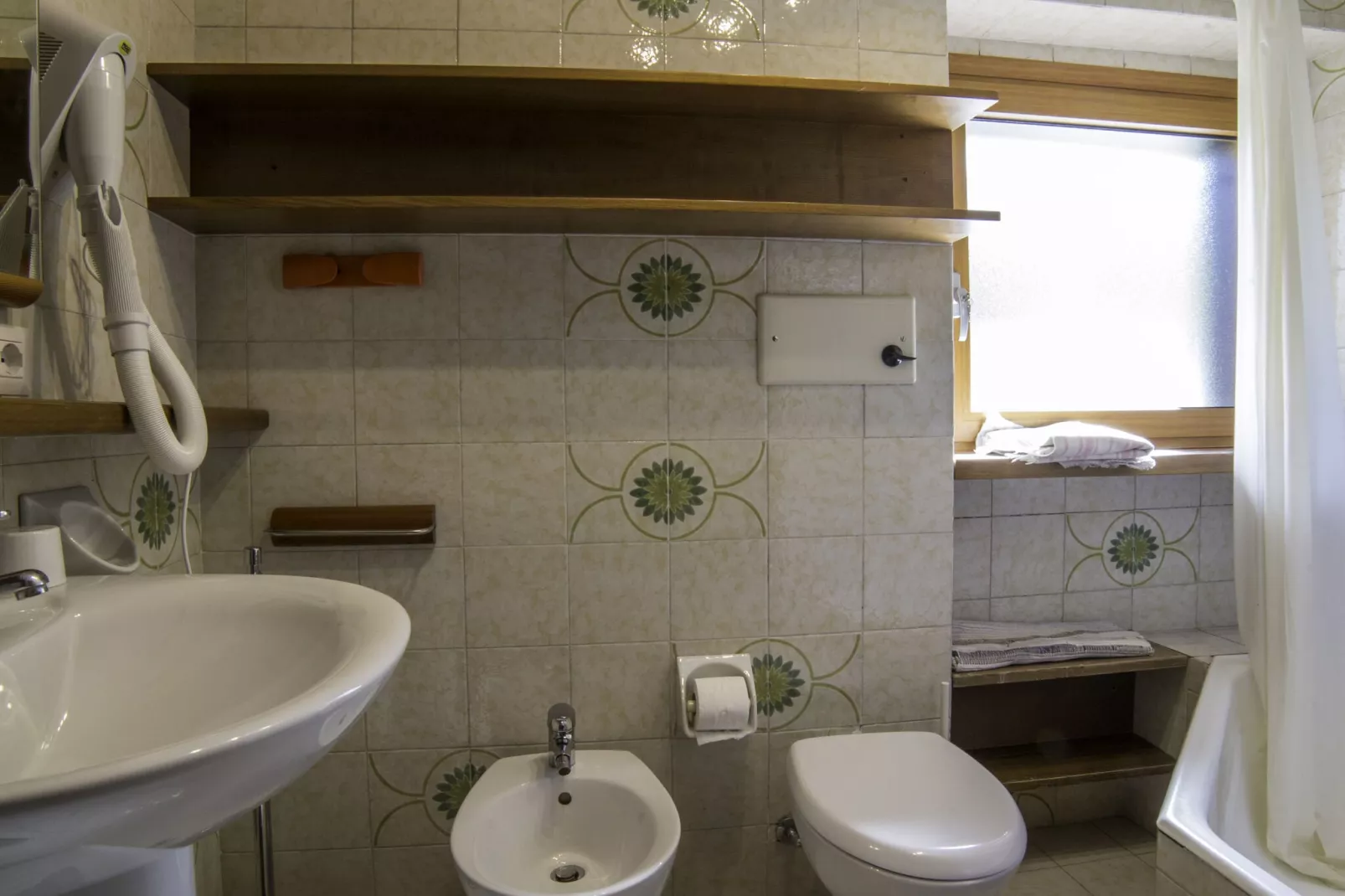 Residenza Cervinia Bilo Piano Cinque-Bathroom