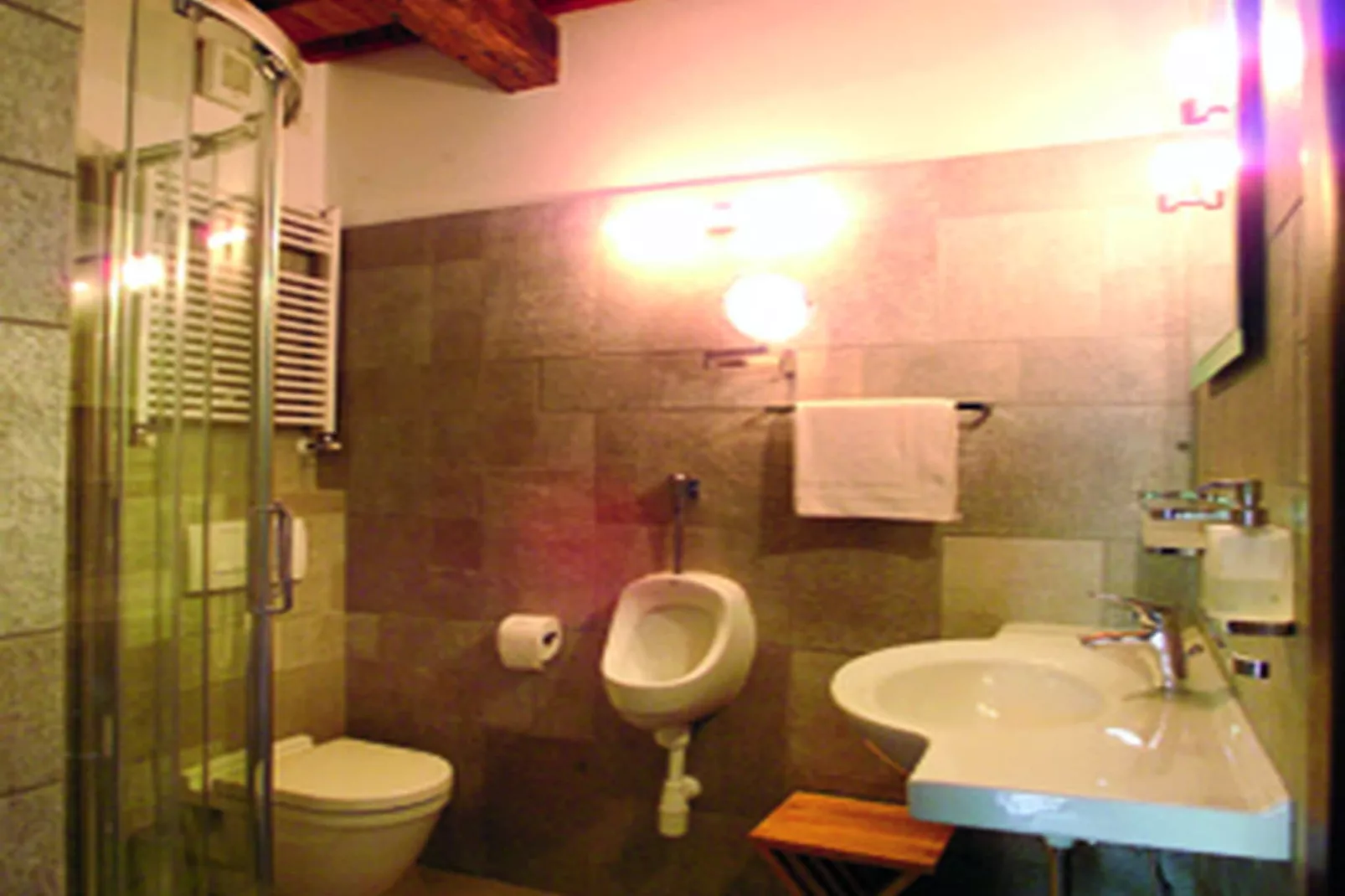 Mondovì-Badezimmer