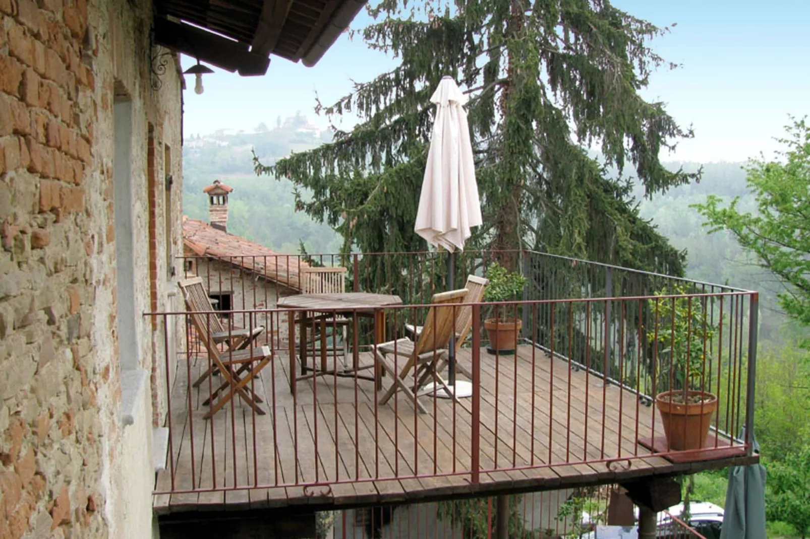 Carrù-Terrassenbalkon