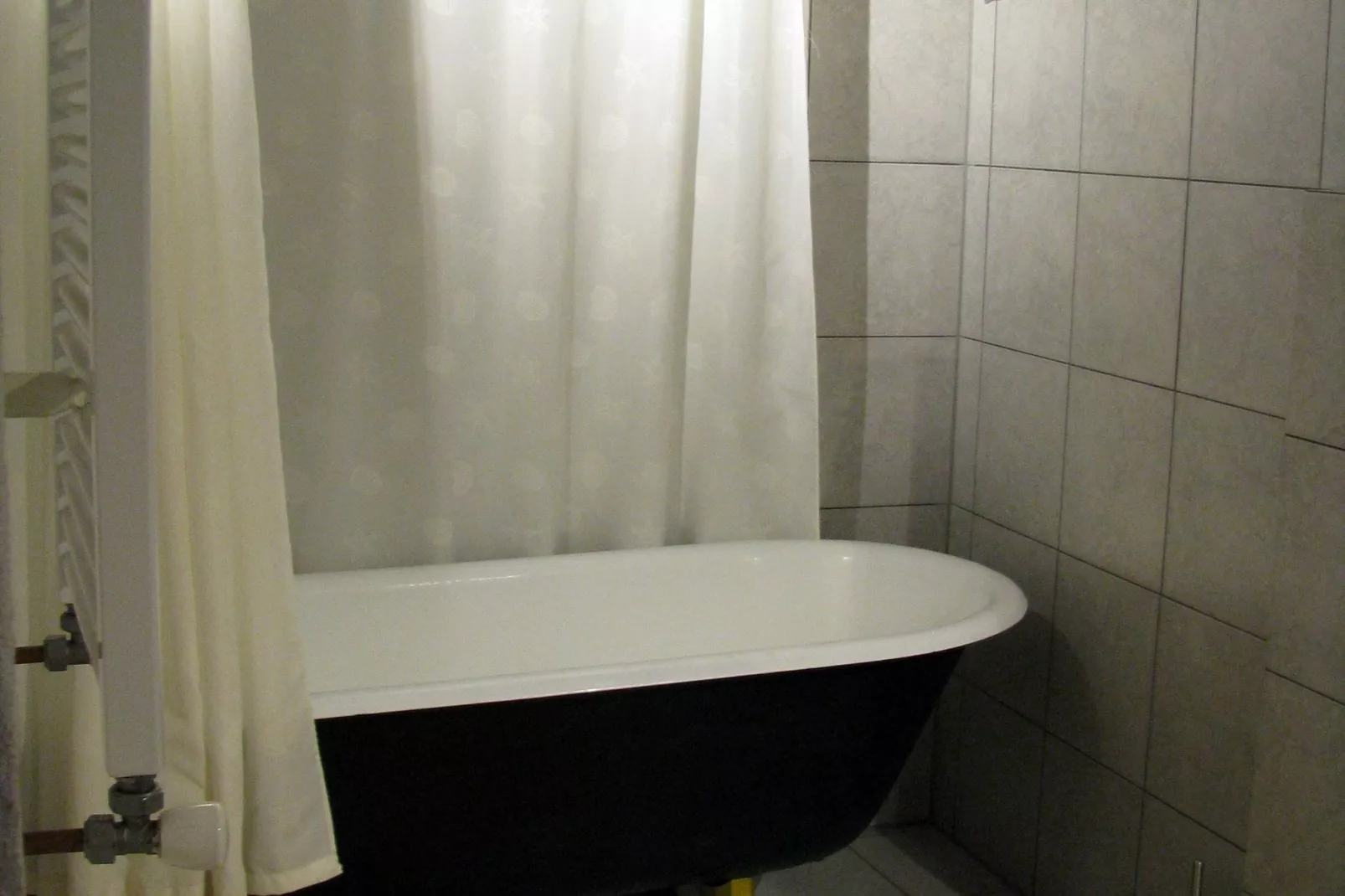 Bastia-Bathroom