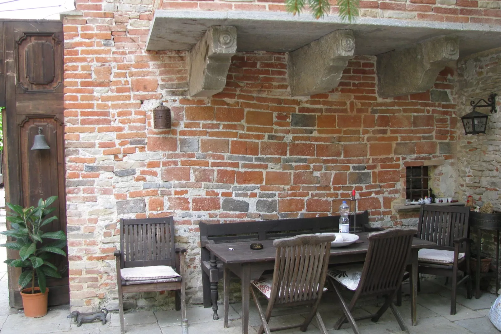 Barolo-Terrace balcony